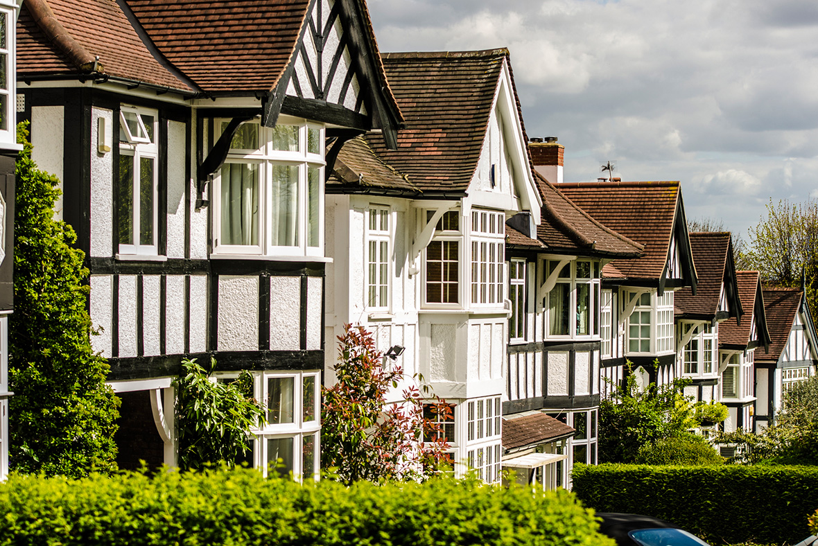 Annual UK Home Price Growth Slows 0.3% in September