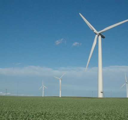 Fyne Homes Builds Wind Turbines for the Community