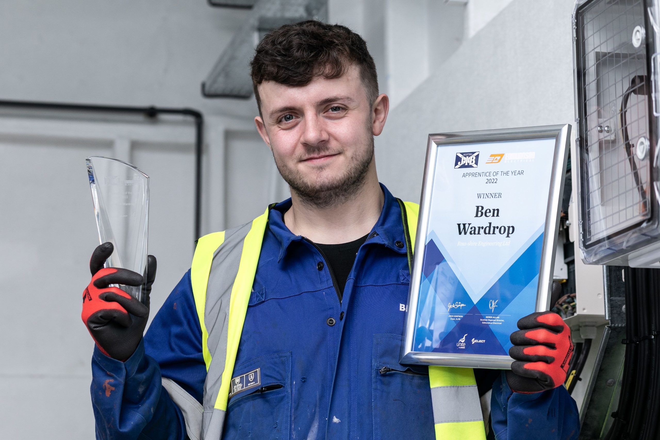 2022 SJIB Apprentice of the Year winner Ben Wardrop scaled 1 1 Scotland's brightest young sparks are rewarded for their talent as John and Ben are crowned SJIB Apprentices of the Year, in conjunction with Edmundson Electrical