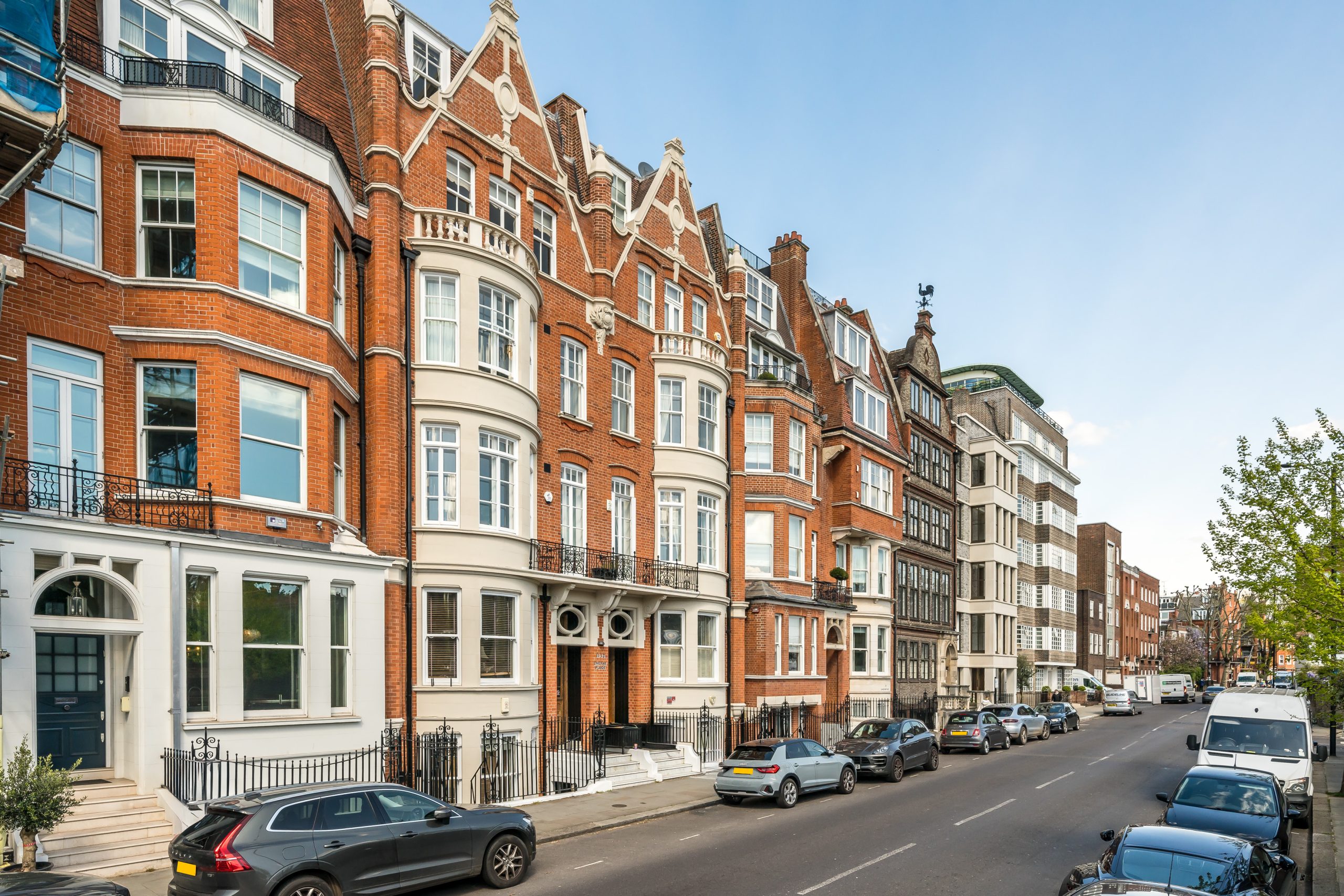 £13.95M EIGHT BEDROOM VICTORIAN TOWNHOUSE ON CHEYNE PLACE, OVERLOOKING CHELSEA PHYSIC GARDEN, WITH 41FT GARDEN FOR SALE