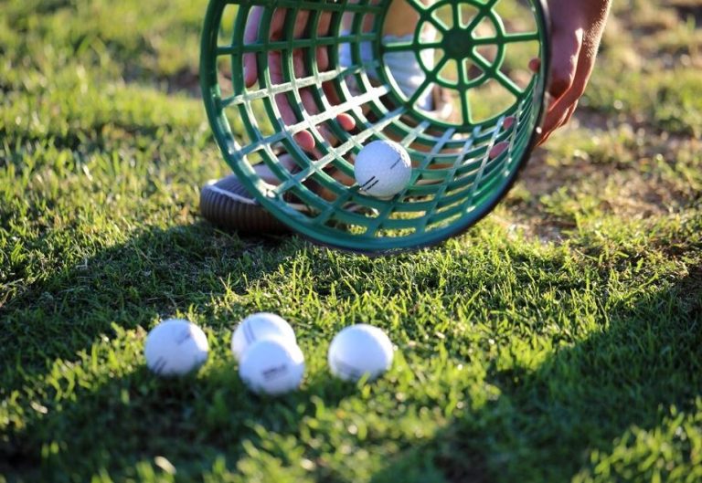 bucket golf yard game