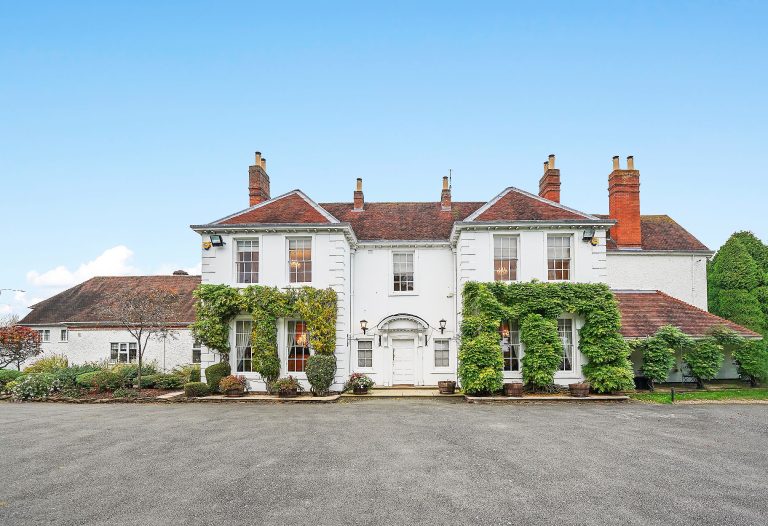 Bromwich Hardy Longbirdge Manor