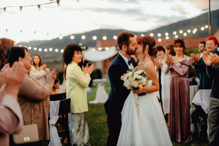 How to Plan a Backyard Wedding That Feels Elegant backyard wedding planning