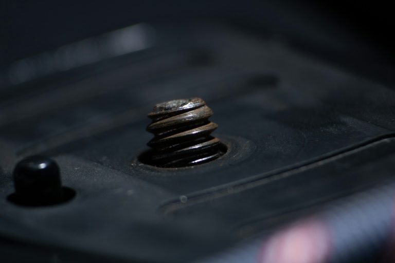 Screws for plastic with different head designs and thread types